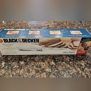 Black & Decker Electric Knife EK300 Slice Right With Box.  Still Sealed.
